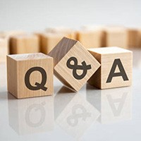 Wooden Q & A cubes
